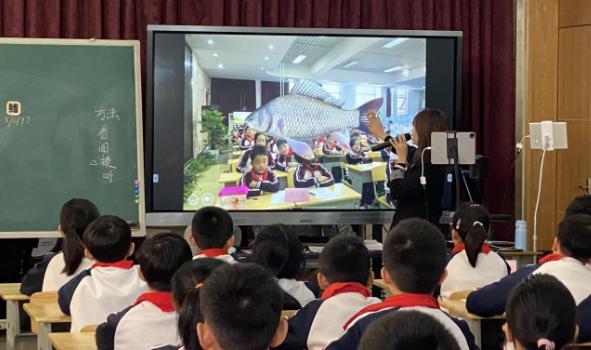 扶贫路上的通信力量：中国移动"网络+"战略让"信息高速路"四通八达