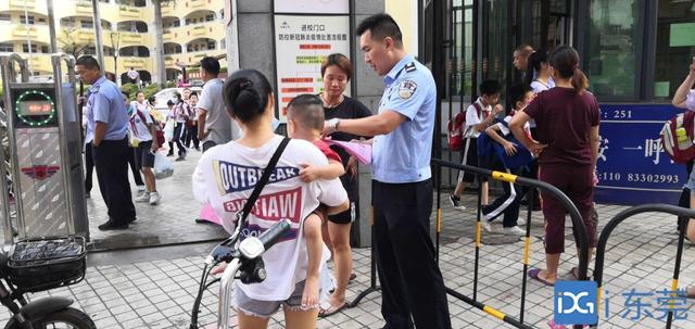 东莞社区民警丨刘汝朋：“摆摊”宣传防电信诈骗，为群众挽回经济损失