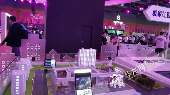 中国电信的客服电话是多少？怎么查询话费余额？