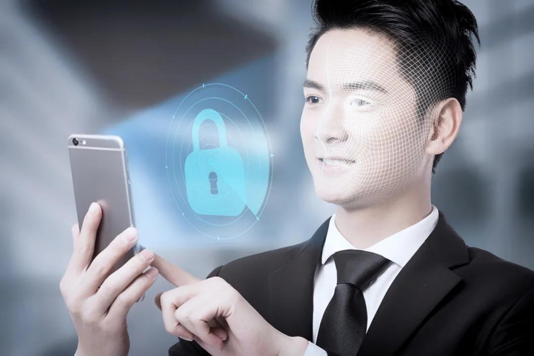 有了它,随时可以查看男朋友手机微信消息?