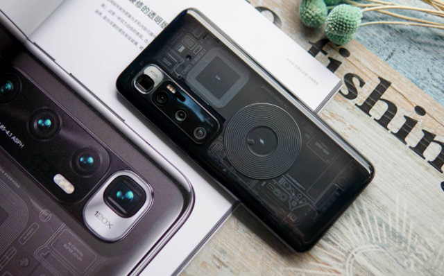 8月“大降价”的4款旗舰机,配置全性能强,捡漏党可以出手了