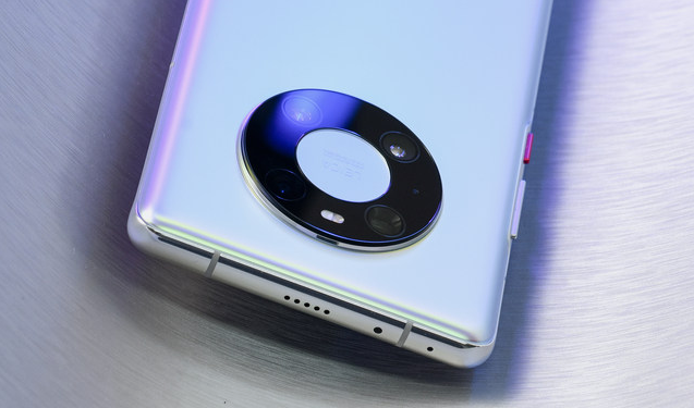 客观分析，6000元买华为还是苹果？从五个方面看出差距