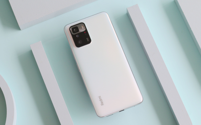 一分钱买到两份货？今年这3款手机超值，高配低价的模范代表