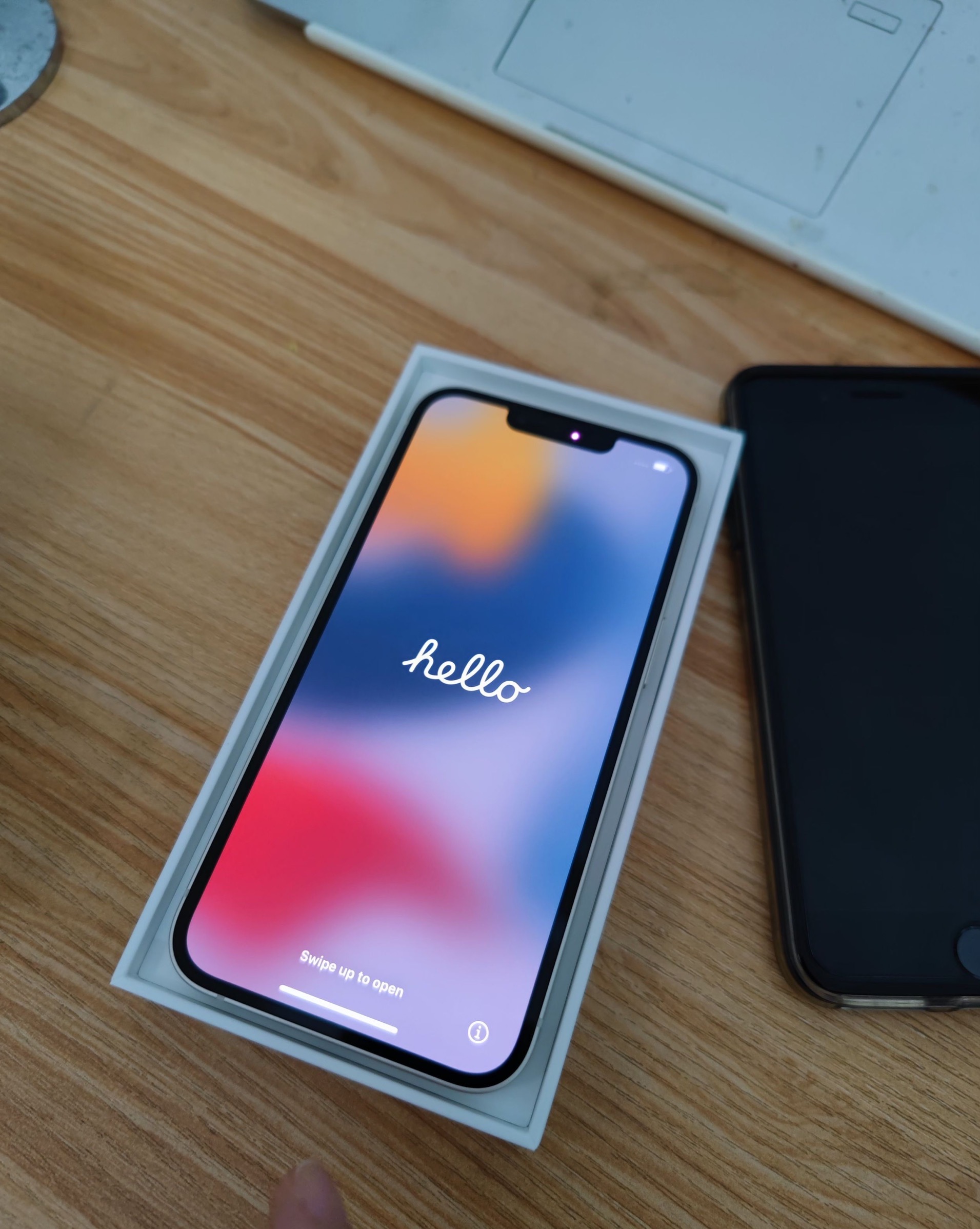 国产手机广泛使用120W闪充,为什么苹果还停留在20W?