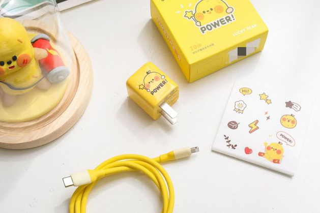 手机配件：同样功能的充电器  为何价格差别如此大