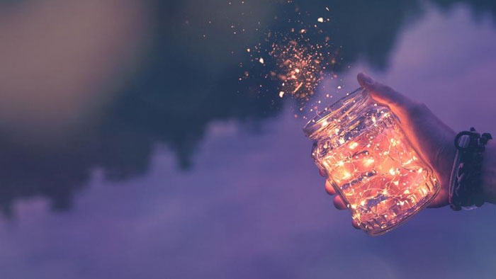 做梦梦见别人给自己送钱是什么意思?为什么会梦到别人给自己送钱?